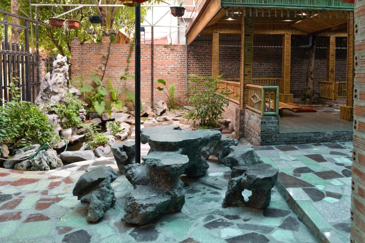 City Garden Hostel ニンビン エクステリア 写真