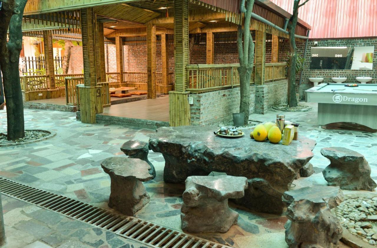 City Garden Hostel ニンビン エクステリア 写真