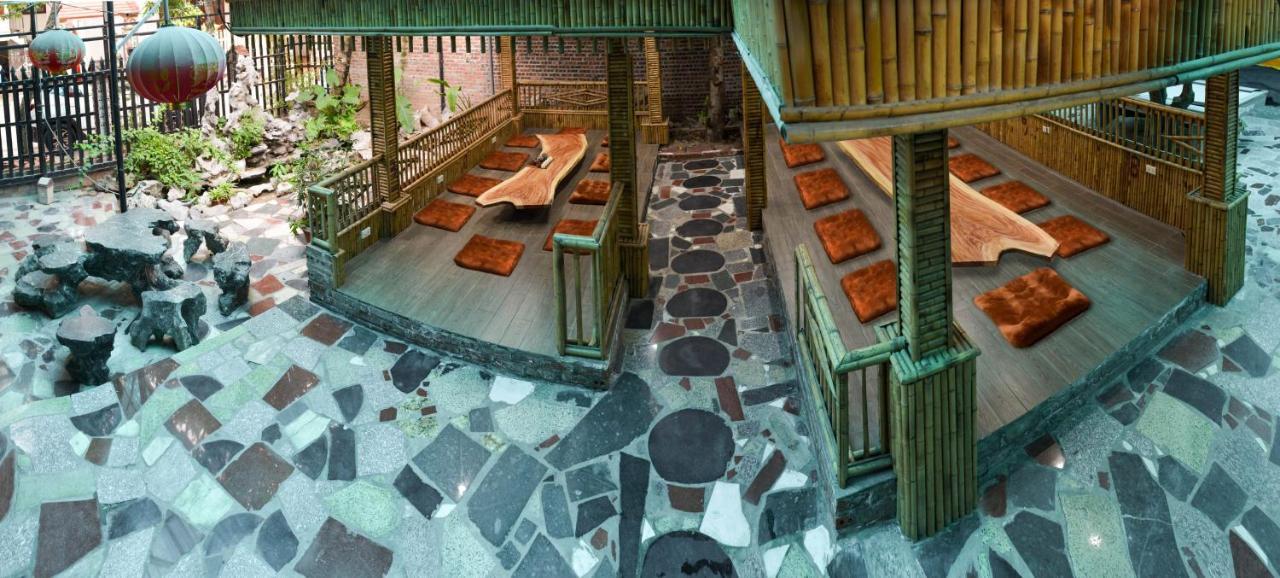 City Garden Hostel ニンビン エクステリア 写真