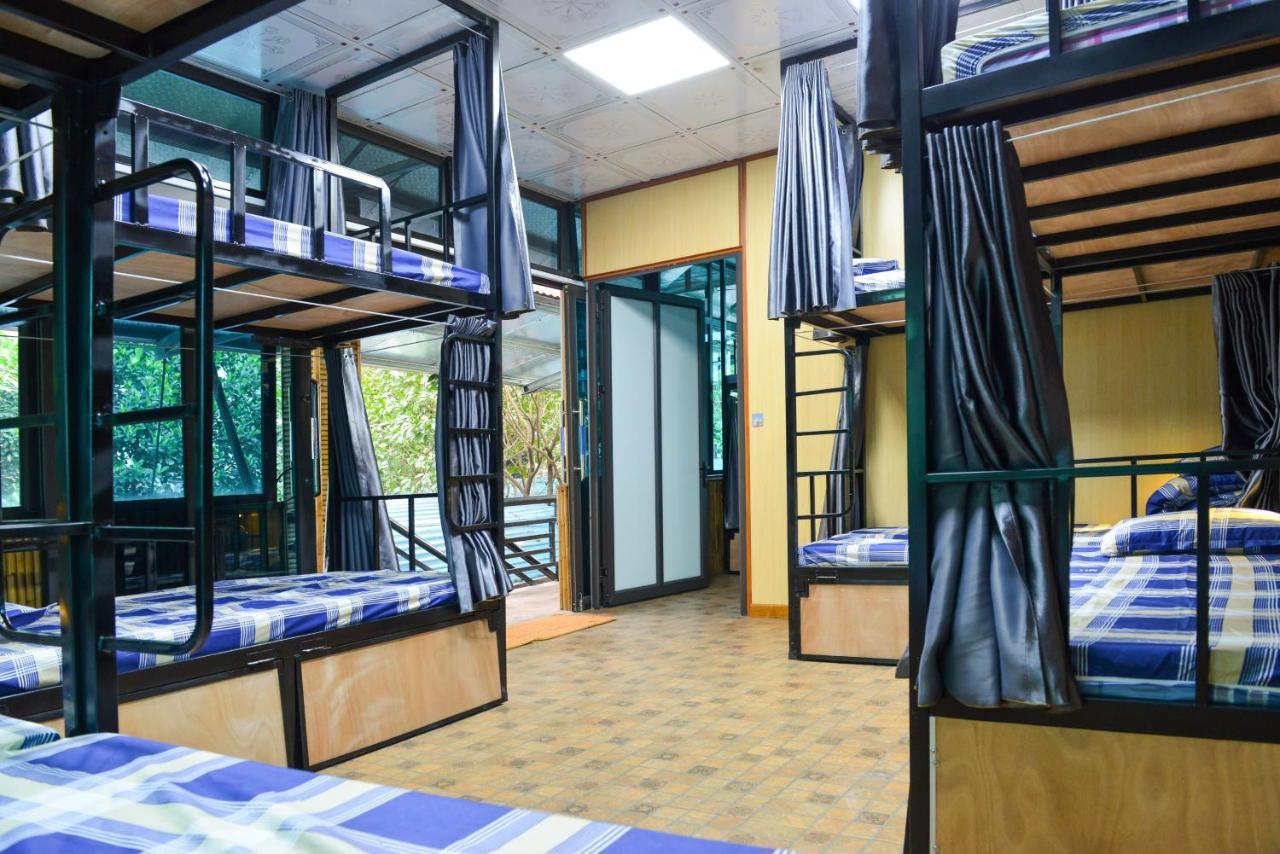 City Garden Hostel ニンビン エクステリア 写真
