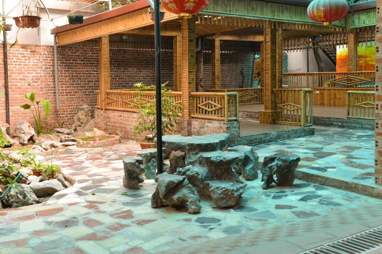 City Garden Hostel ニンビン エクステリア 写真