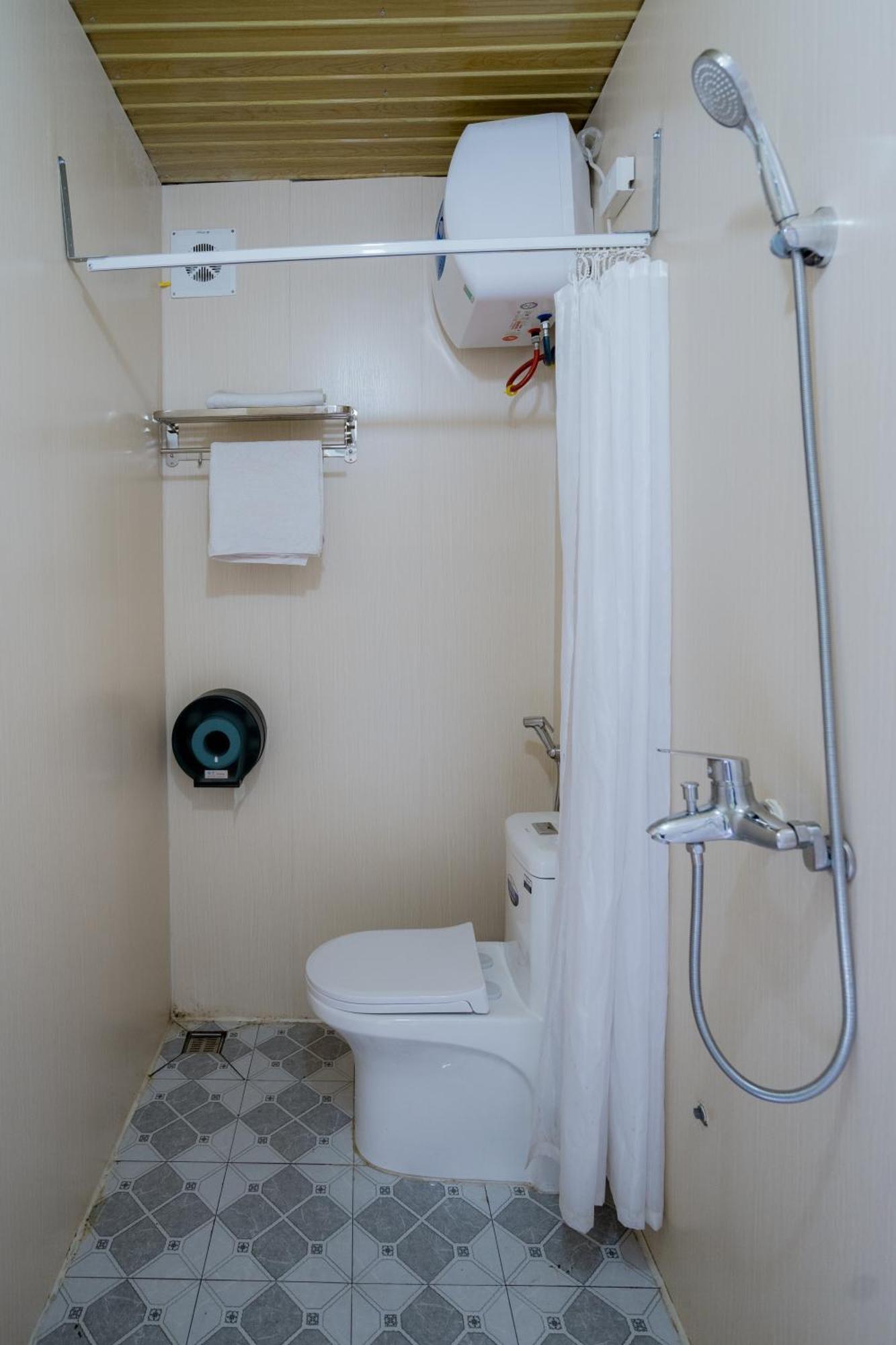 City Garden Hostel ニンビン エクステリア 写真